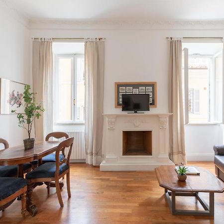 רומא Iflat Elegant Apartment In 18Th Century Palace מראה חיצוני תמונה