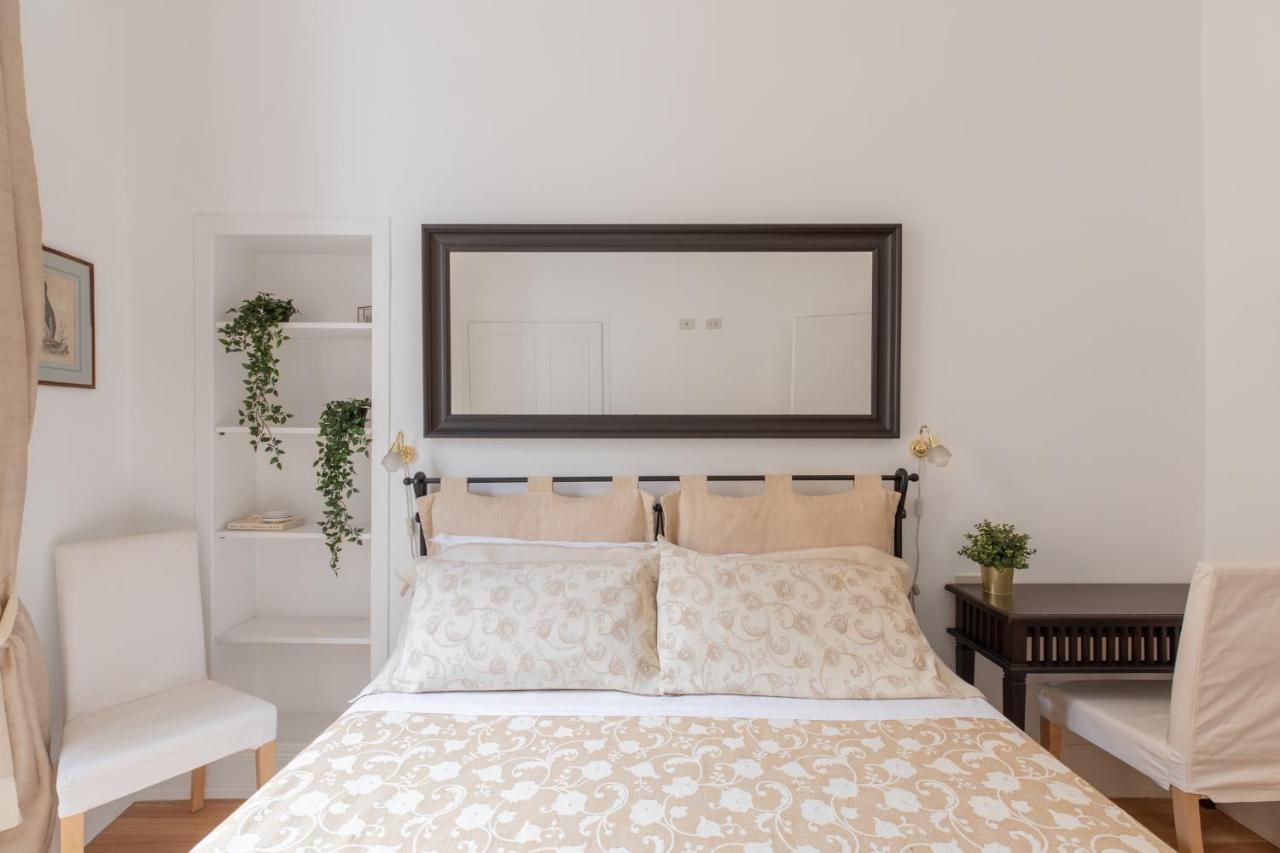 רומא Iflat Elegant Apartment In 18Th Century Palace מראה חיצוני תמונה